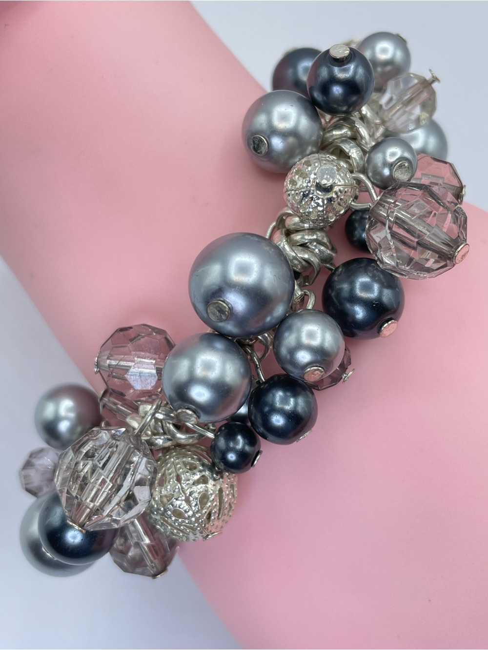 Premier Designs Silver Gray Glass Pearl Acrylic Beaded Charm Stretch Bracelet